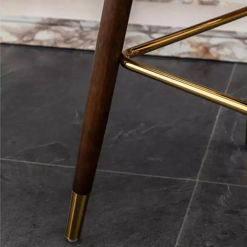 Sgabello da bancone moderno di metà secolo in similpelle trapuntata con borchie, rosa