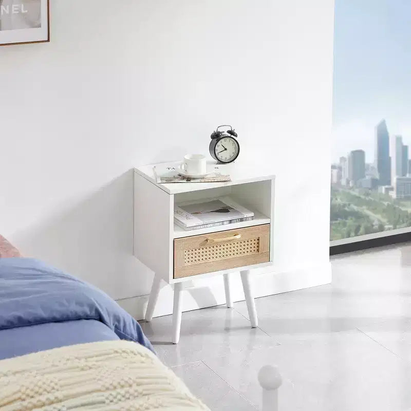 Tavolino in rattan con cassetto e gambe in legno massello, comodino/tavolino da salotto, camera da letto, bianco