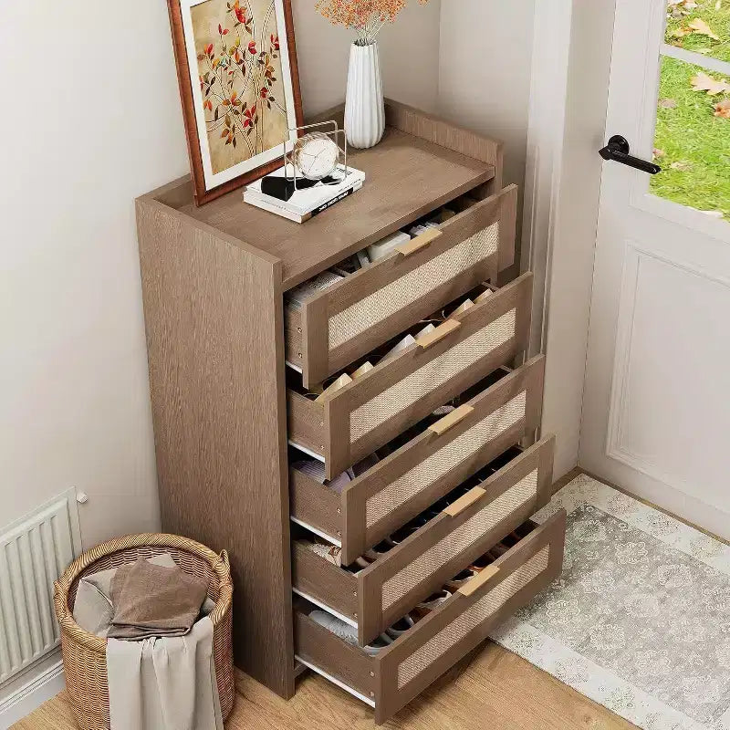 Cassettiera a 5 cassetti in rattan per camera da letto, Comò grande in legno per vestiti, Organizzatore comodino per corridoio, soggiorno