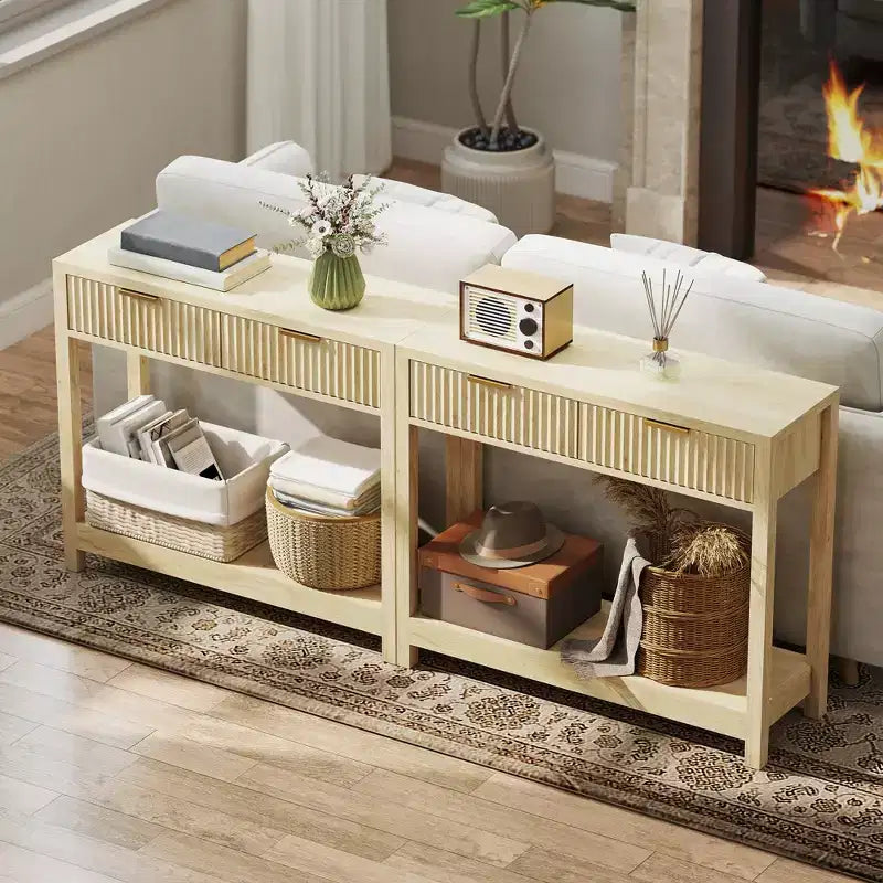 Consolle moderna da 35" con cassetti a pannelli scanalati e ripiano, per soggiorno, in colore naturale